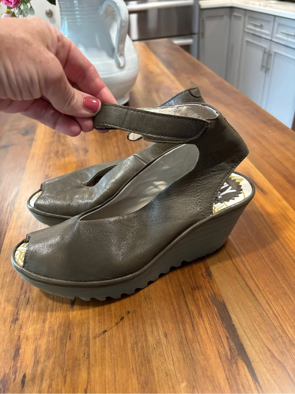 Fly London YALA Leather Peep Toe Wedge Sandal Size 7 1/2 Euro 38 - Olive Green